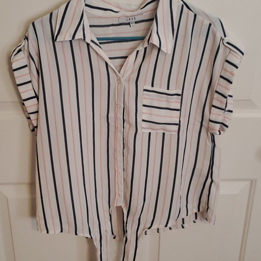 Crop/bottom tie shirt